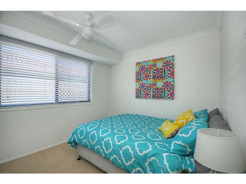 76 Barrier Reef Drive, Mermaid Waters QLD 4218