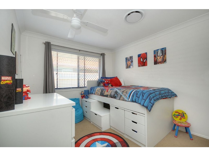 76 Barrier Reef Drive, Mermaid Waters QLD 4218