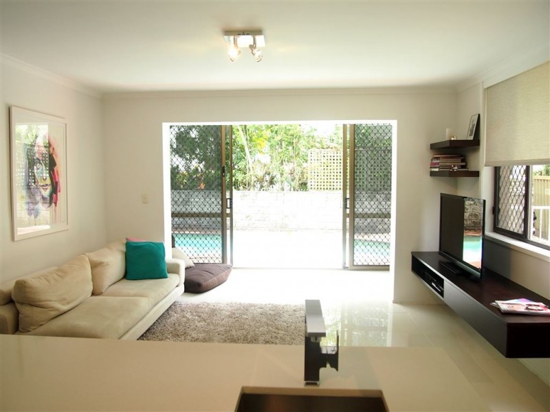 2/39 Chelsea Avenue, Broadbeach QLD 4218