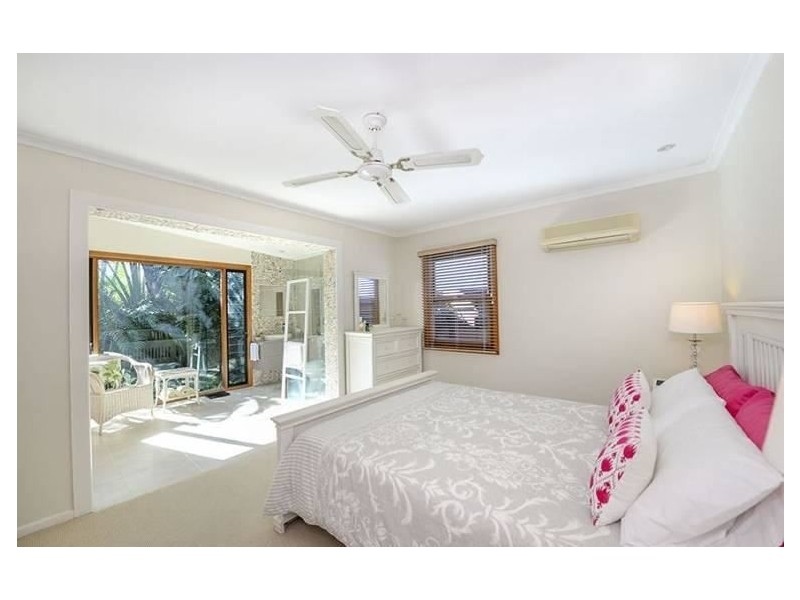43 Savoy Drive, Broadbeach Waters QLD 4218
