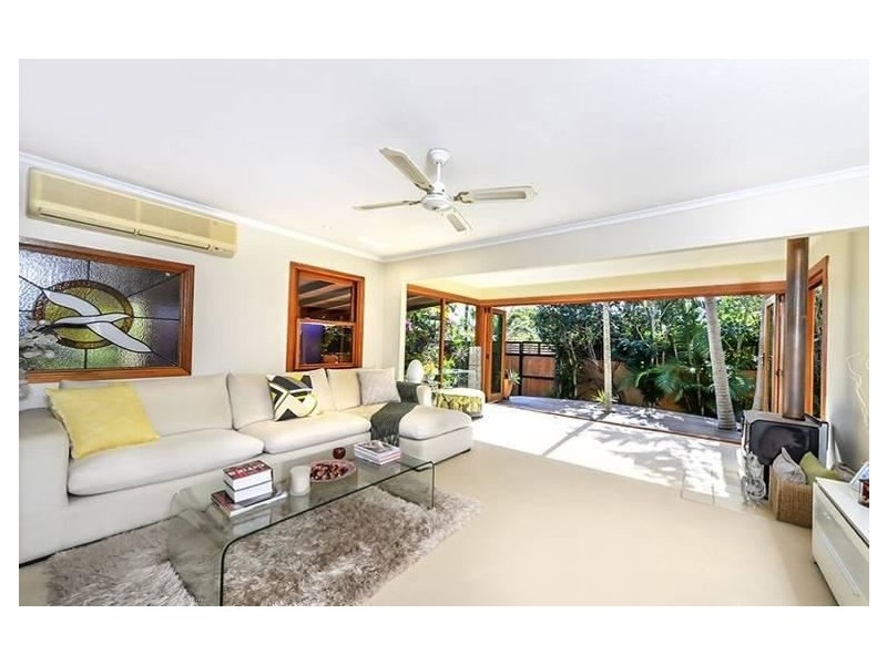 43 Savoy Drive, Broadbeach Waters QLD 4218