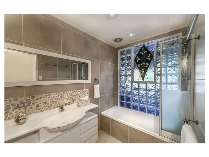 43 Savoy Drive, Broadbeach Waters QLD 4218