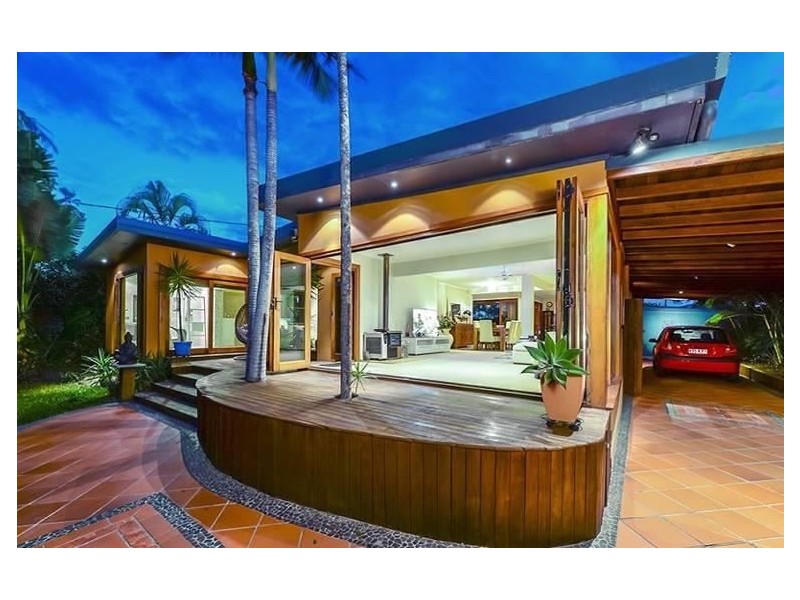 43 Savoy Drive, Broadbeach Waters QLD 4218