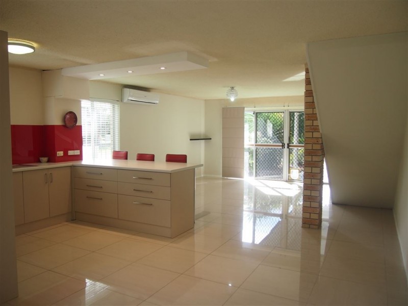 1/15 Sonia Street, Mermaid Waters QLD 4218