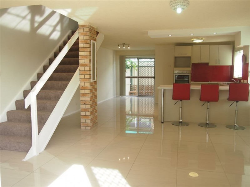 1/15 Sonia Street, Mermaid Waters QLD 4218