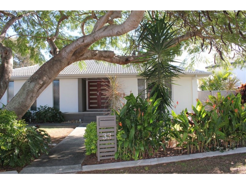 33 Gretel Drive, Mermaid Waters QLD 4218