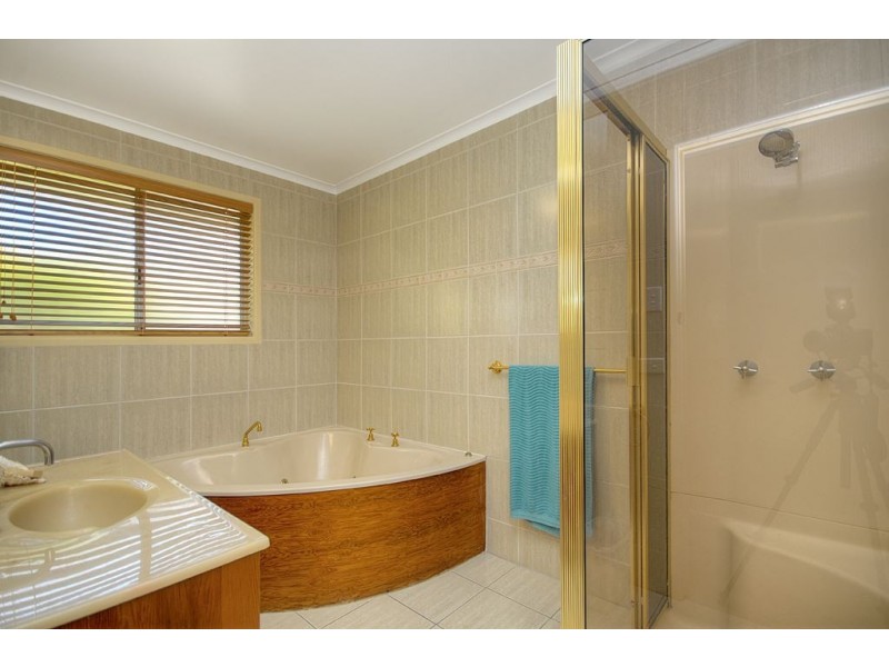 126 Sunshine Boulevard, Mermaid Waters QLD 4218