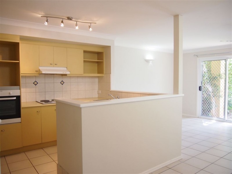 65/215 Cottesloe Drive, Mermaid Waters QLD 4218