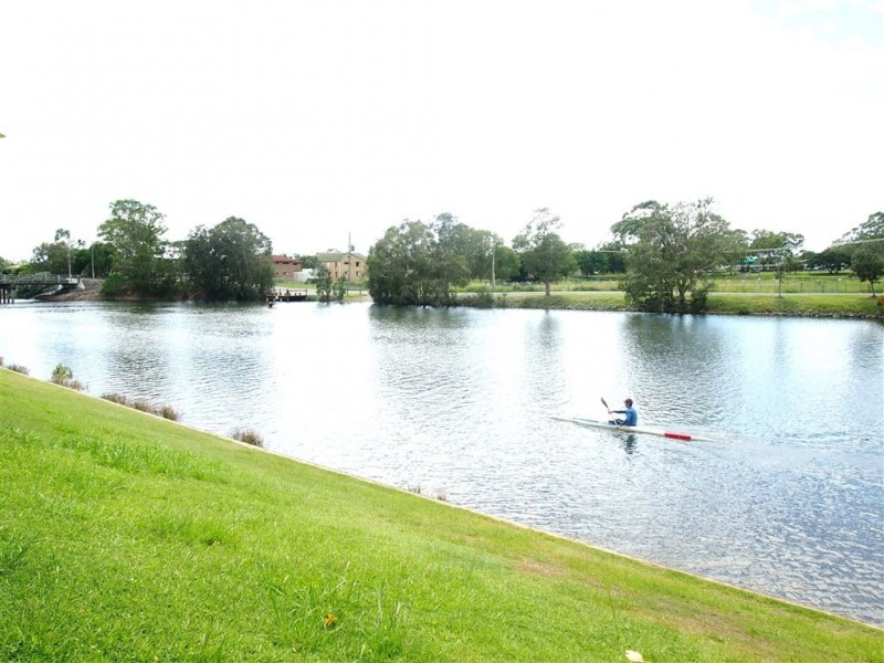 65/215 Cottesloe Drive, Mermaid Waters QLD 4218