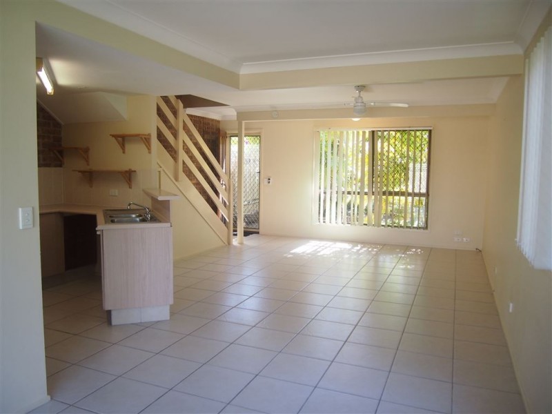 35/71 Olsen Avenue, Labrador QLD 4215