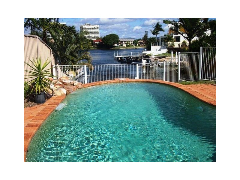 51 Sunshine Boulevard, Broadbeach Waters QLD 4218