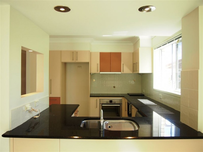 1/12 Sunbird Street, Burleigh Waters QLD 4220