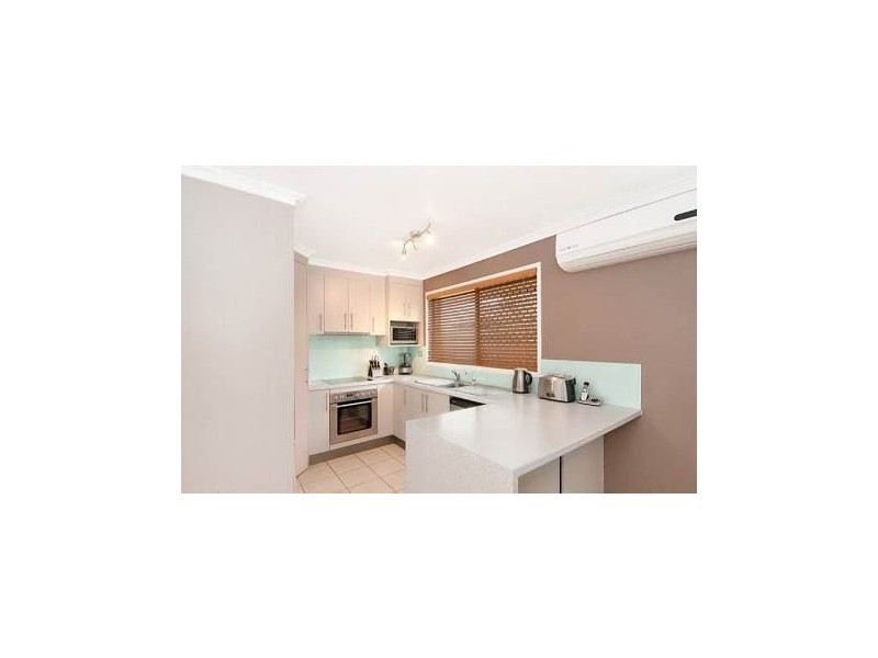 6 Helm Court, Mermaid Waters QLD 4218