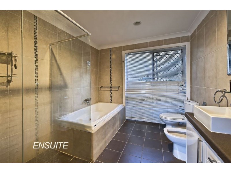 12 Cessnock Close, Mermaid Waters QLD 4218