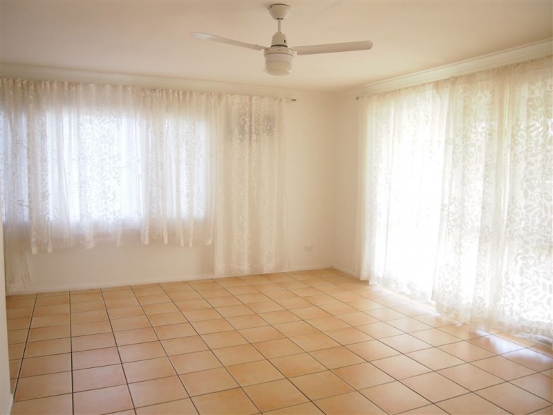 10 Camellia Avenue, Ashmore QLD 4214