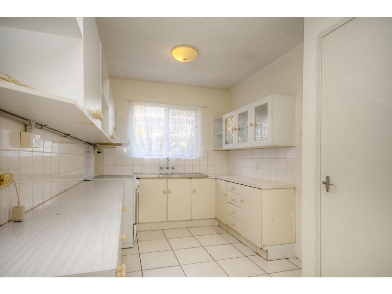 2/31 Frank Street, Labrador QLD 4215