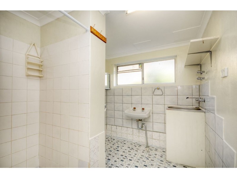 2/31 Frank Street, Labrador QLD 4215