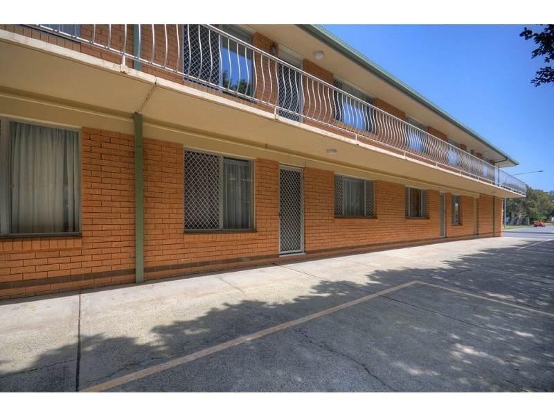 2/31 Frank Street, Labrador QLD 4215