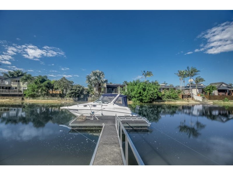 8 Alvarado Court, Broadbeach Waters QLD 4218