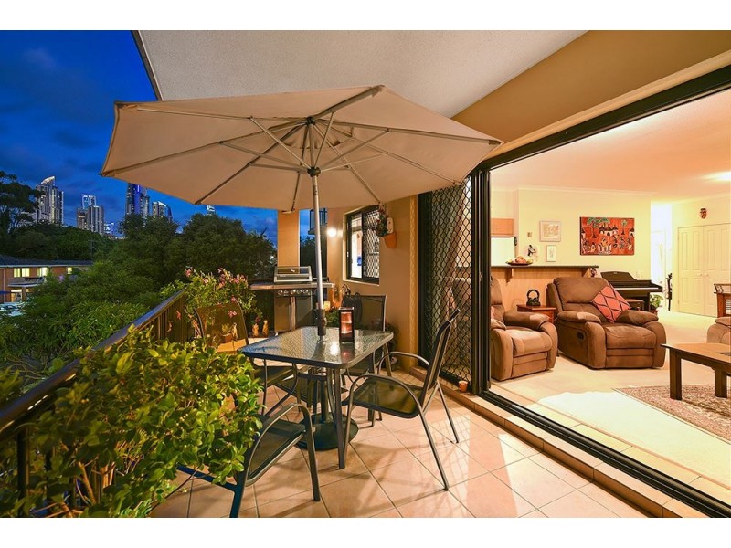 5/24 Parneno Street, Chevron Island QLD 4217