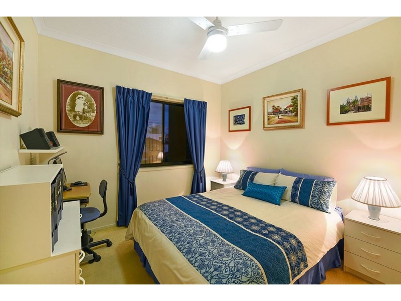 5/24 Parneno Street, Chevron Island QLD 4217