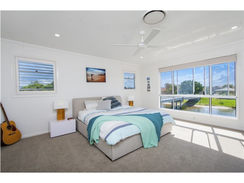 1/66 Galeen Drive, Burleigh Waters QLD 4220