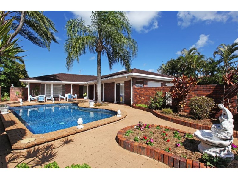 5 Cruiser Court, Mermaid Waters QLD 4218