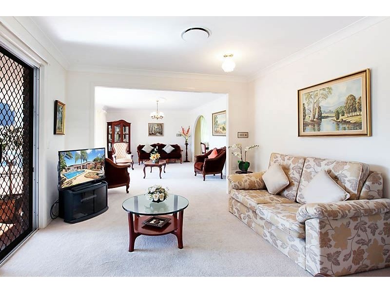 5 Cruiser Court, Mermaid Waters QLD 4218