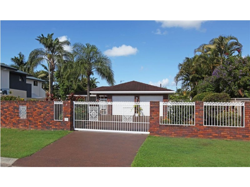 5 Cruiser Court, Mermaid Waters QLD 4218
