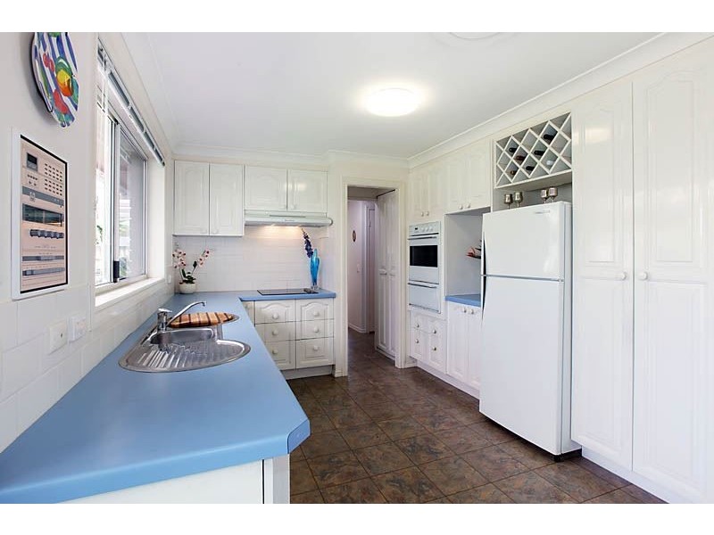 5 Cruiser Court, Mermaid Waters QLD 4218