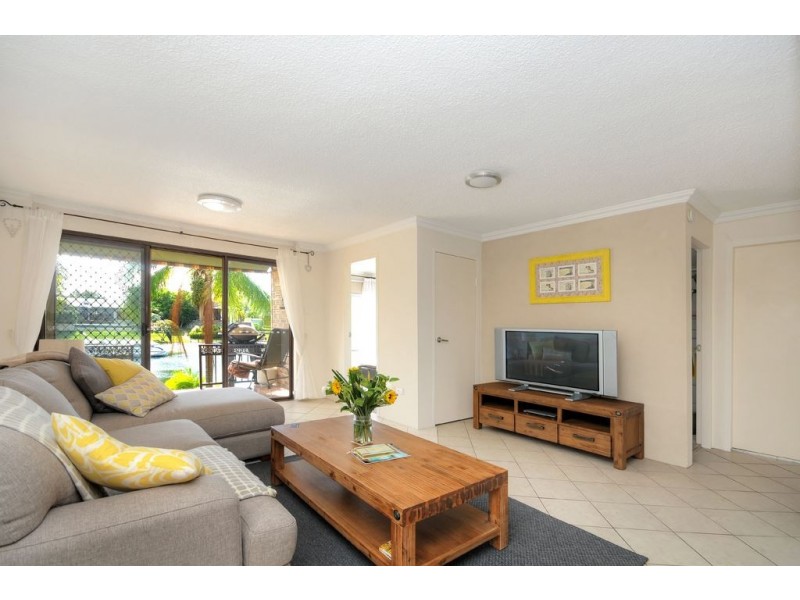 2/41 Karbunya Street, Mermaid Waters QLD 4218