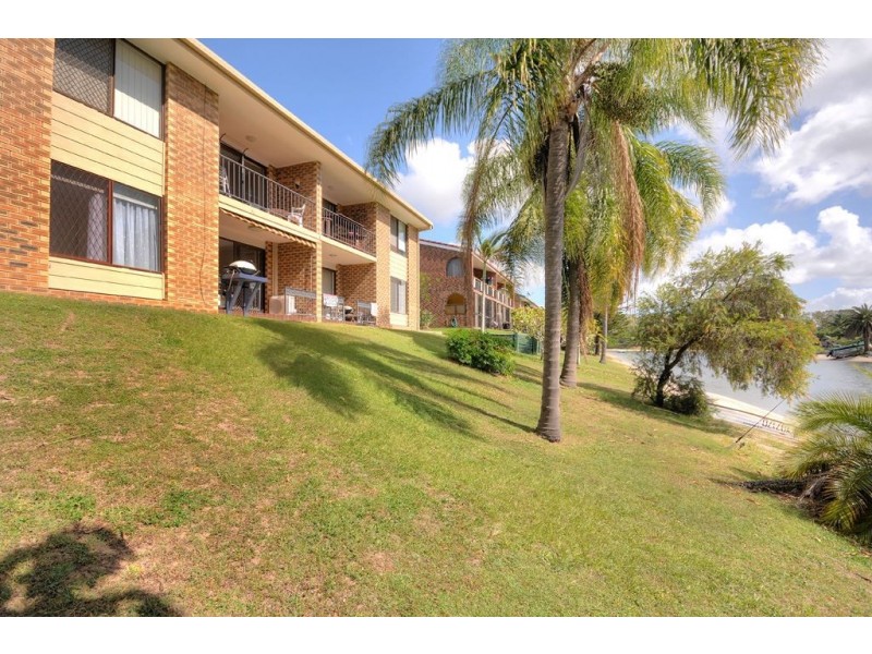 2/41 Karbunya Street, Mermaid Waters QLD 4218