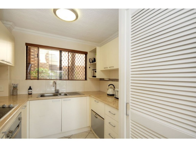 2/41 Karbunya Street, Mermaid Waters QLD 4218