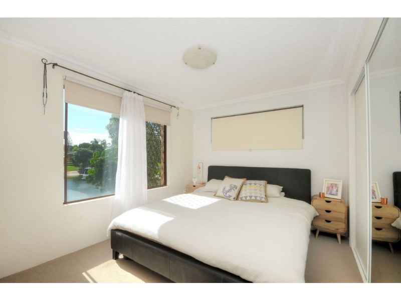 2/41 Karbunya Street, Mermaid Waters QLD 4218