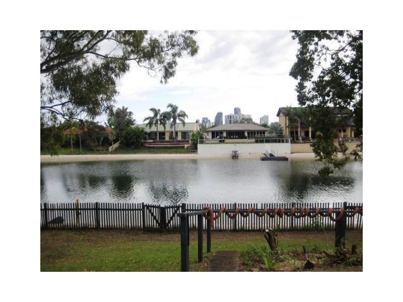 71 Markeri Street, Mermaid Waters QLD 4218