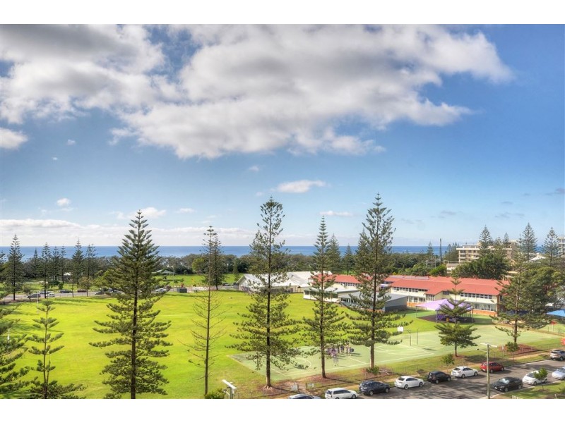 62/25 Surf Parade, Broadbeach QLD 4218