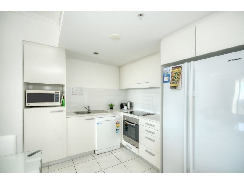 62/25 Surf Parade, Broadbeach QLD 4218