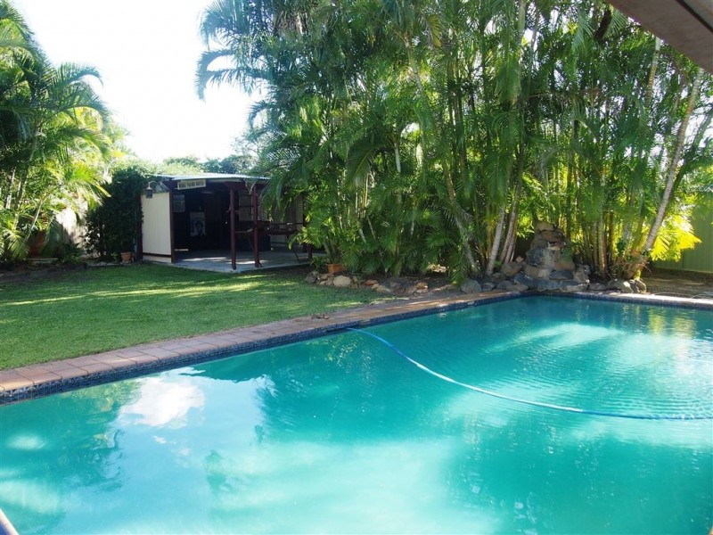 14 Koomooloo Court, Mermaid Waters QLD 4218
