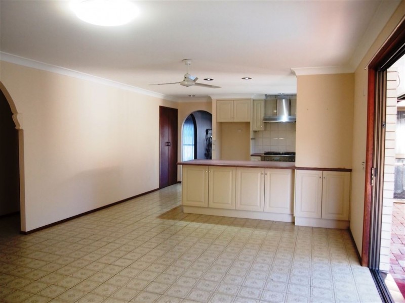 14 Koomooloo Court, Mermaid Waters QLD 4218
