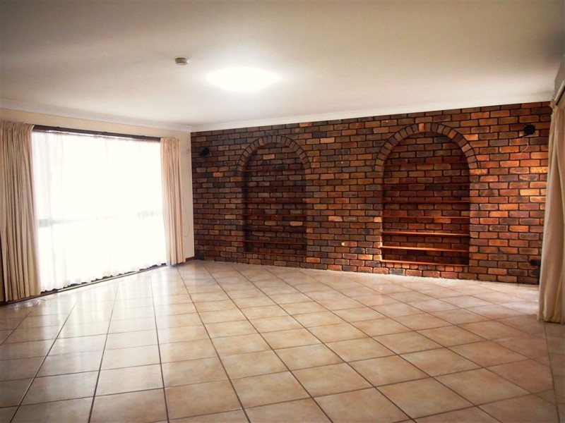 14 Koomooloo Court, Mermaid Waters QLD 4218