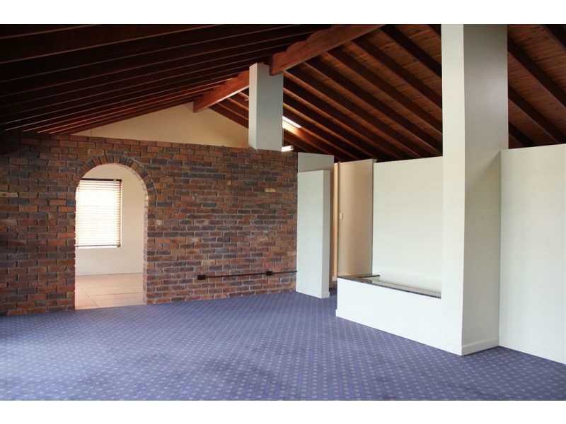 44 River Crescent, Broadbeach Waters QLD 4218