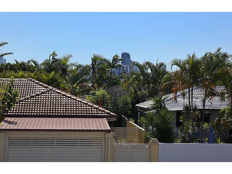 3/44 Oceanic Drive, Mermaid Waters QLD 4218