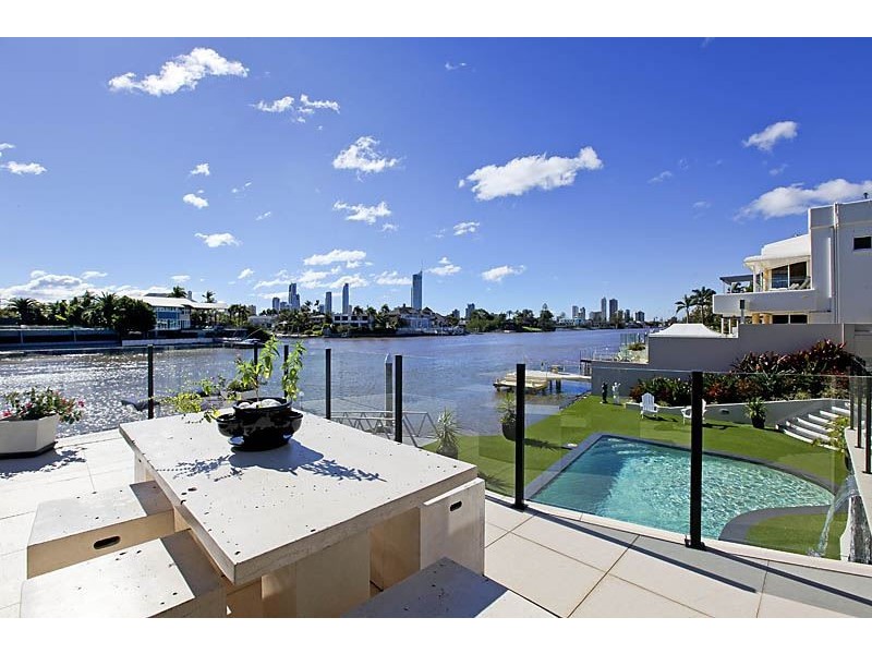 165 Monaco Street, Broadbeach Waters QLD 4218