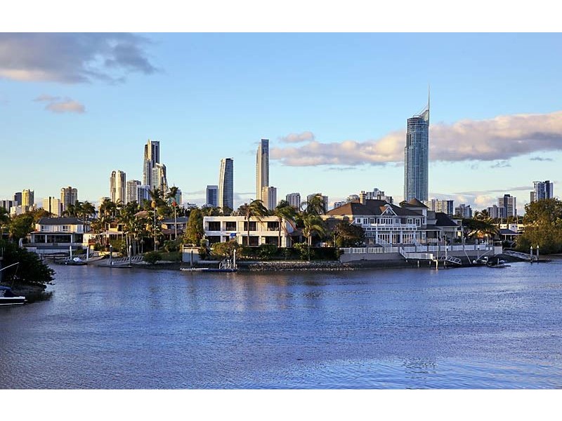 165 Monaco Street, Broadbeach Waters QLD 4218