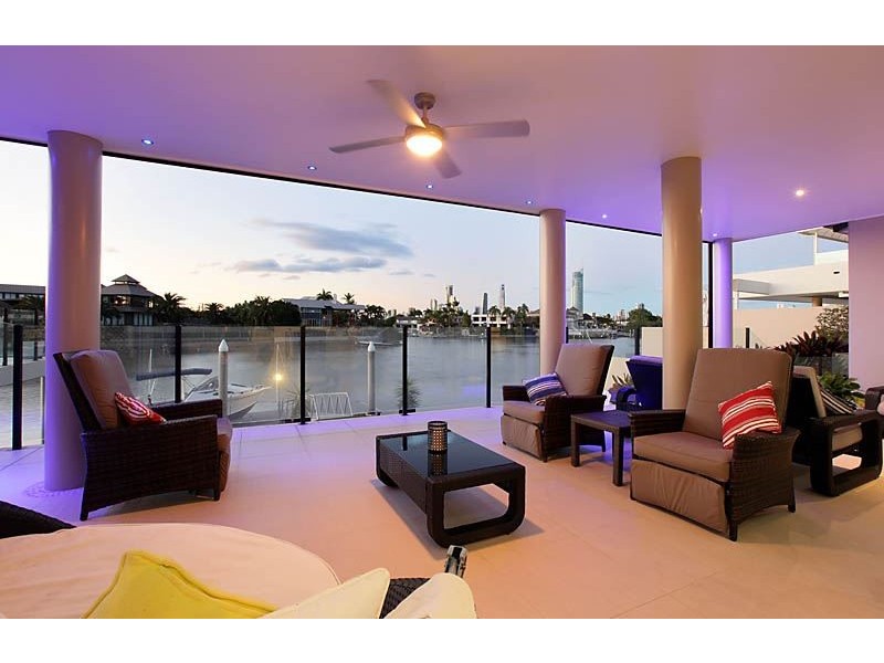 165 Monaco Street, Broadbeach Waters QLD 4218