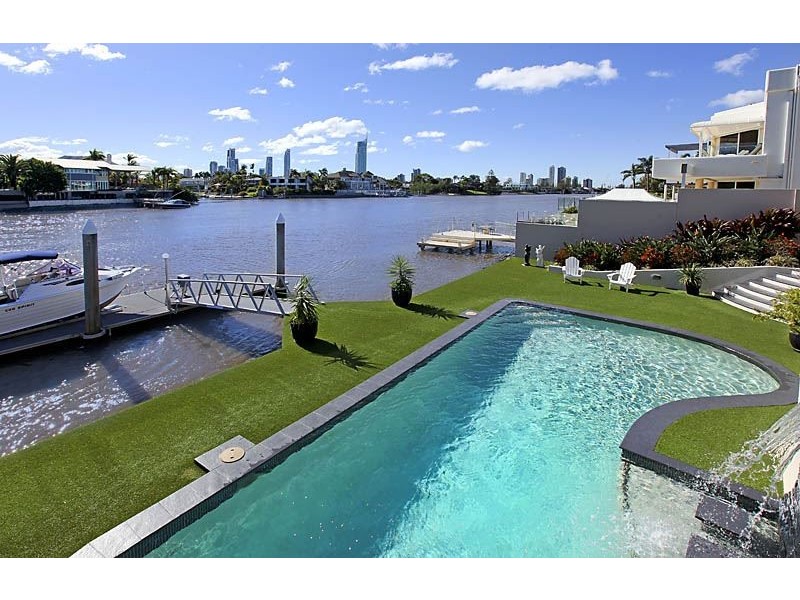 165 Monaco Street, Broadbeach Waters QLD 4218