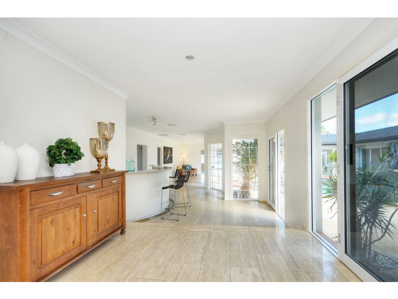 69-71 Allambi Avenue, Broadbeach Waters QLD 4218