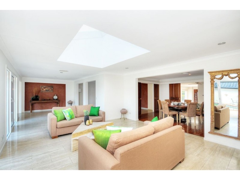 69-71 Allambi Avenue, Broadbeach Waters QLD 4218