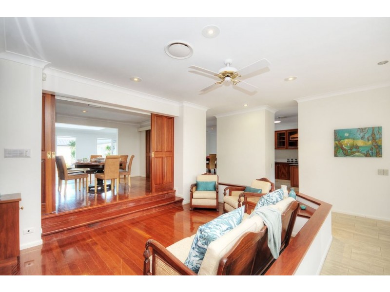 69-71 Allambi Avenue, Broadbeach Waters QLD 4218