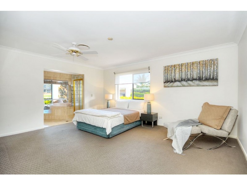 69-71 Allambi Avenue, Broadbeach Waters QLD 4218